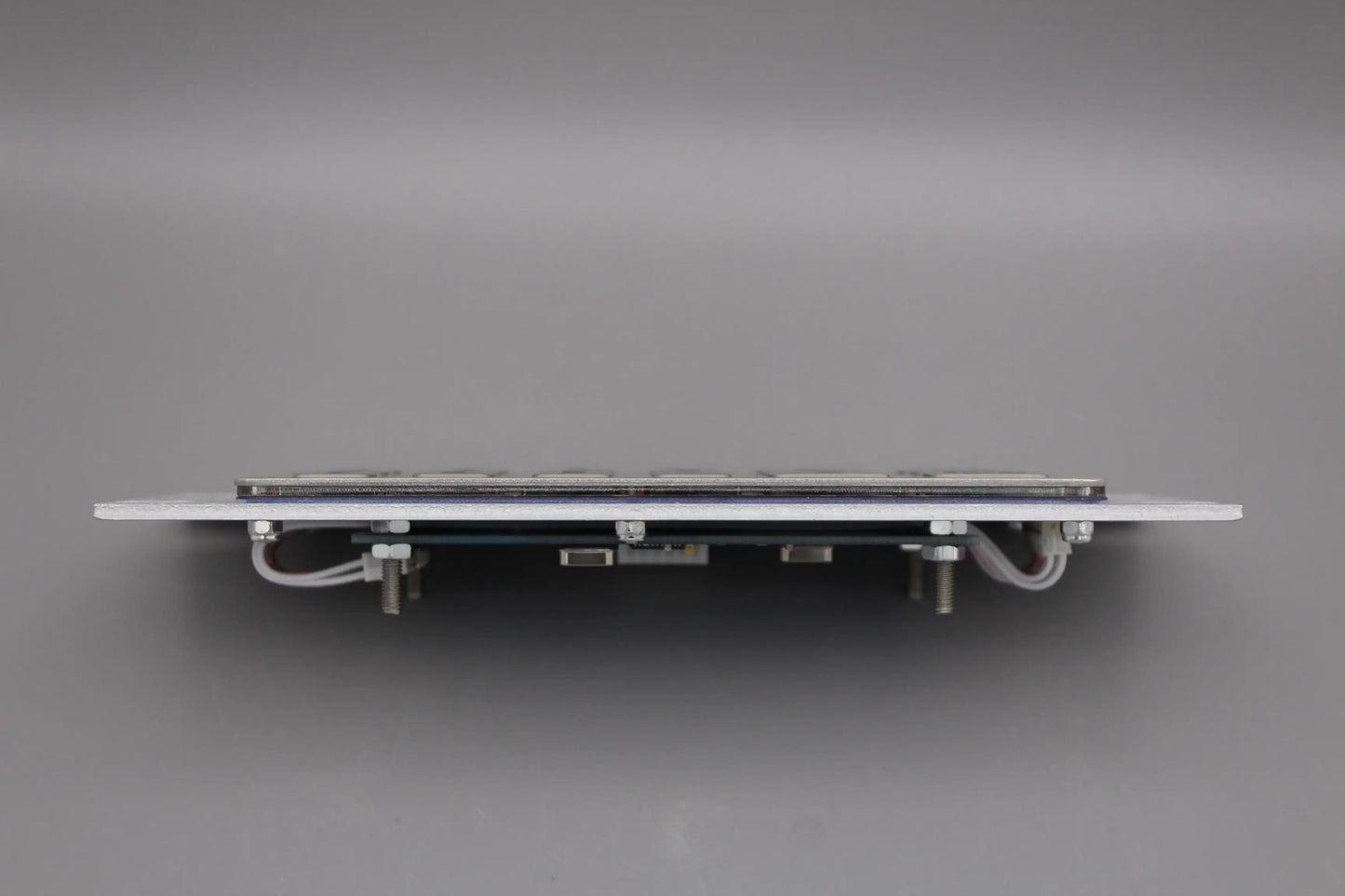 Clavier métallique robuste pour borne interactive, 18 touches numériques, antivandalisme, en acier inoxydable 304, personnalisable pour distributeur automatique.